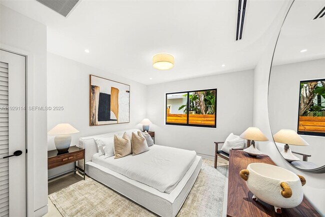 Building Photo - 1815 Fairhaven Pl