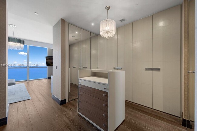 Building Photo - 17749 Collins Ave