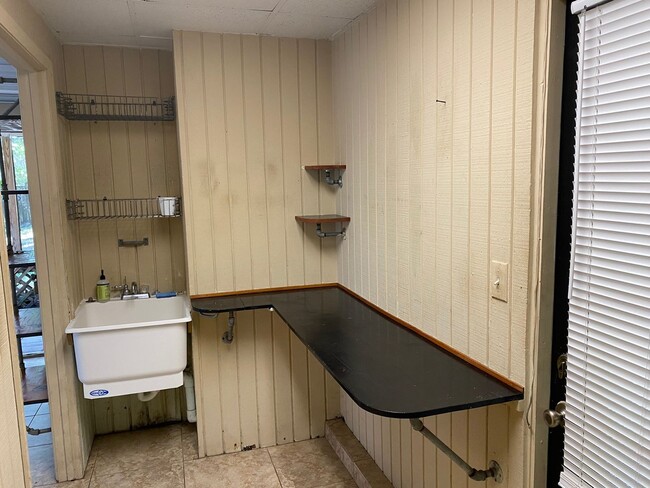 Building Photo - Affordable Efficiency Unit Available! Grea...