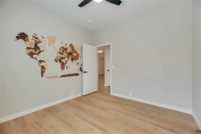 Building Photo - 2414 Thorntree Dr