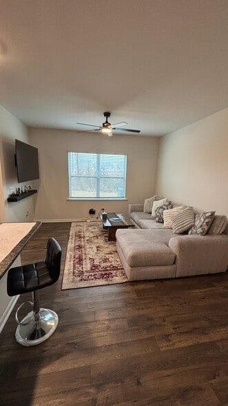 Building Photo - 325 Chapelwood Way