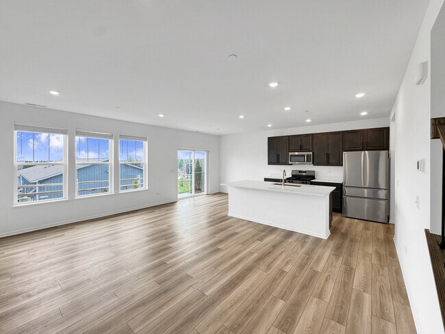 Building Photo - 1135 White Oak Cir