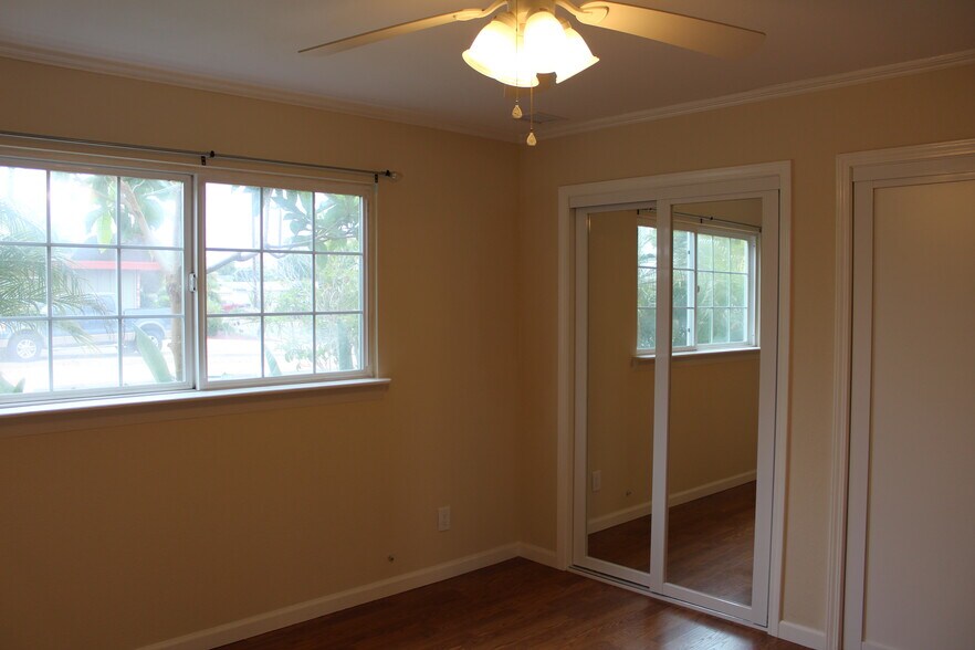 Building Photo - 4649 Mount Armet Dr