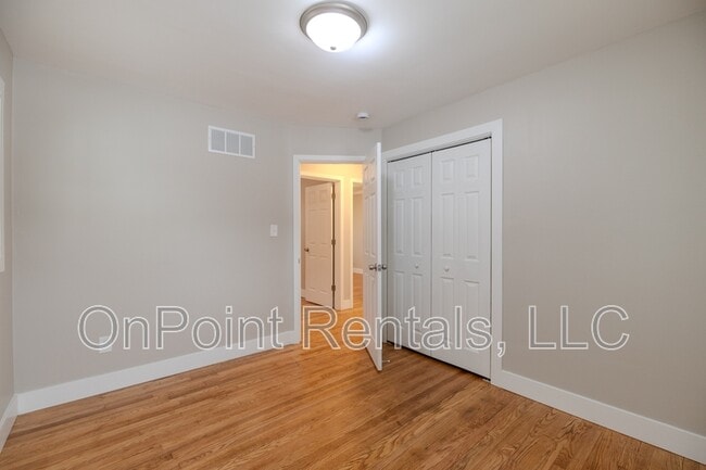 Building Photo - 12217 Columbia St