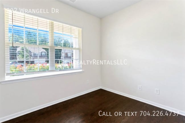 Building Photo - 202 Wrangell Dr