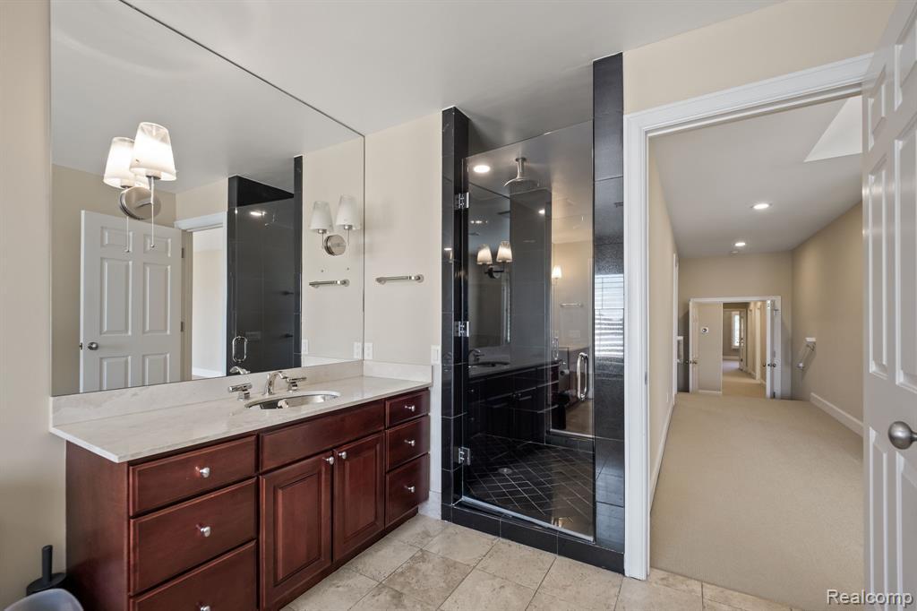 Building Photo - 3782 Pine Lake Knoll Dr