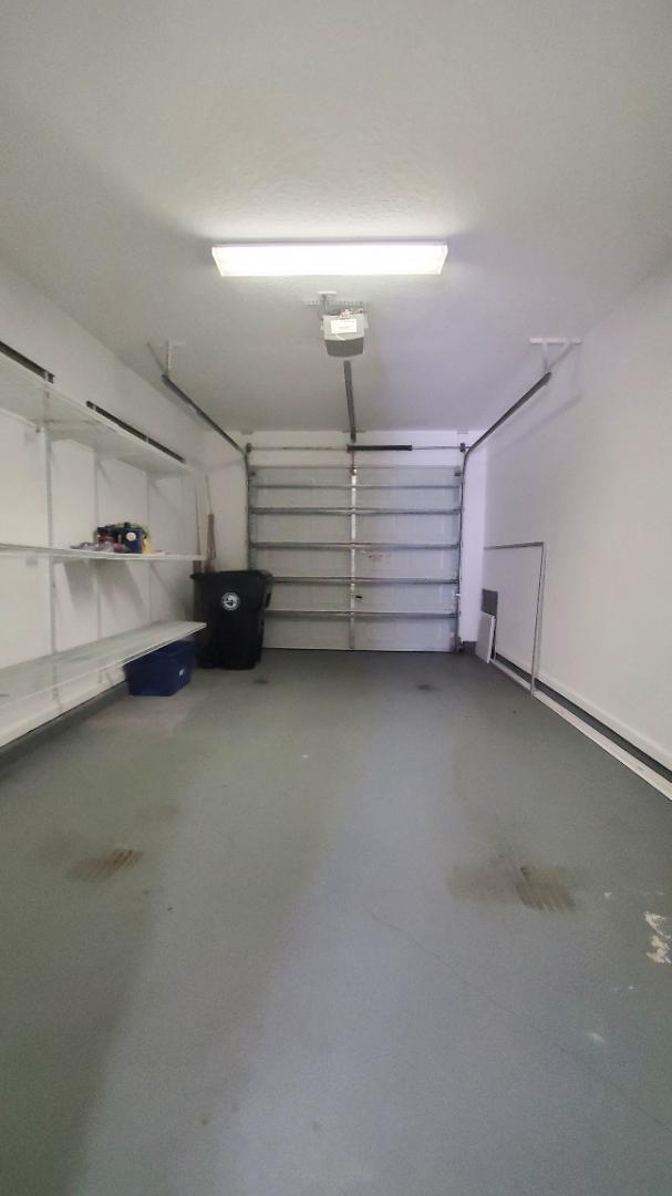 Building Photo - 3885 Buckthorne Dr