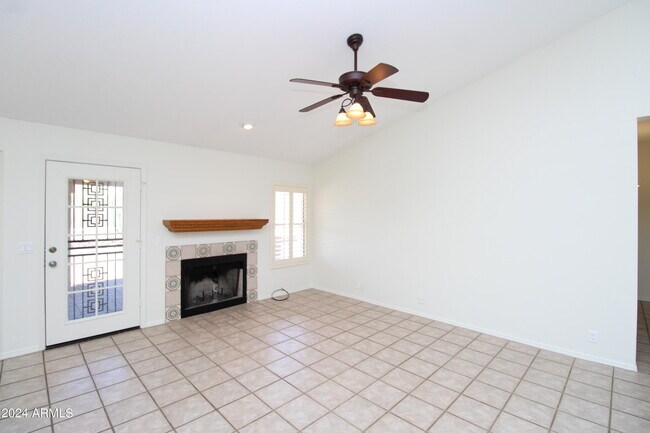 Building Photo - 4052 E Palo Brea Ln