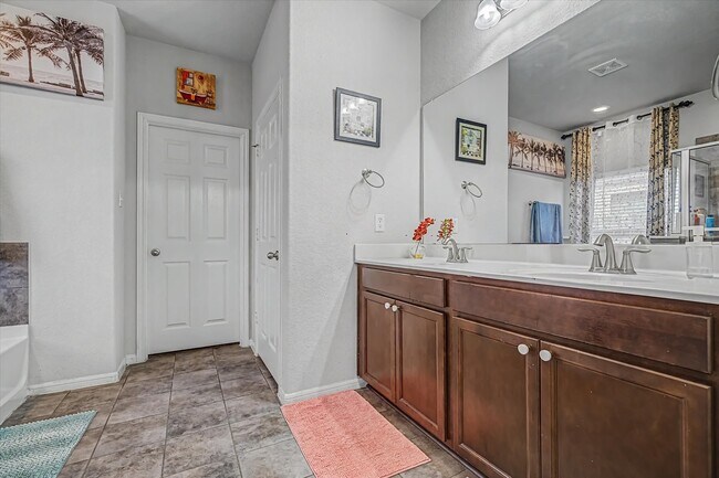 Building Photo - 16534 Twinwalker Drive