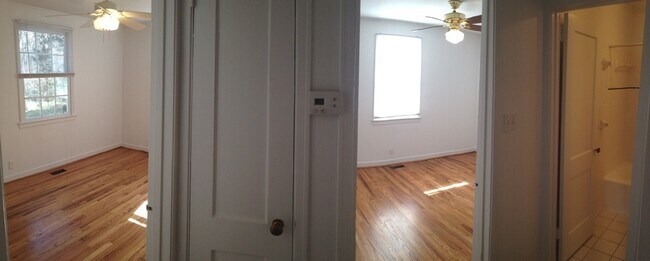 Building Photo - Lovely 2 bedroom home with hardwood floors, deck and sweet location in Chapel Hill
