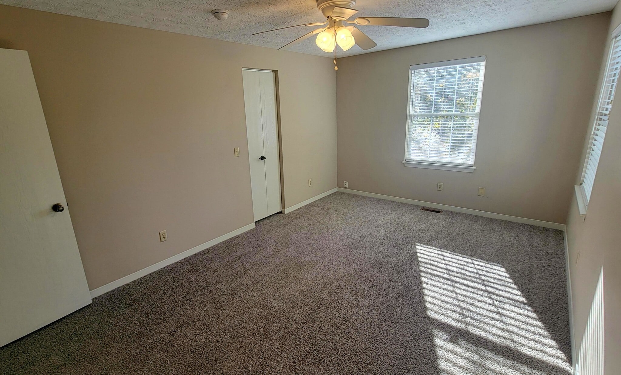 Building Photo - 382 Waterside Avenue