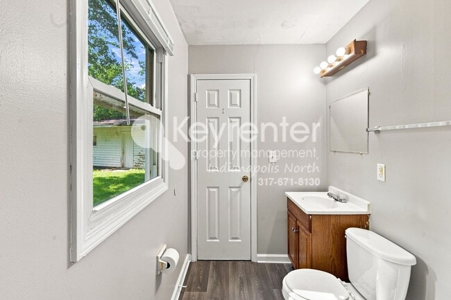 Building Photo - 3710 Chateau Ct