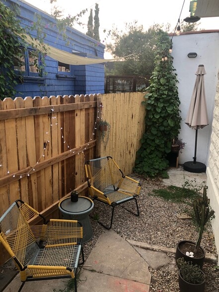 Building Photo - 303 6th Ave