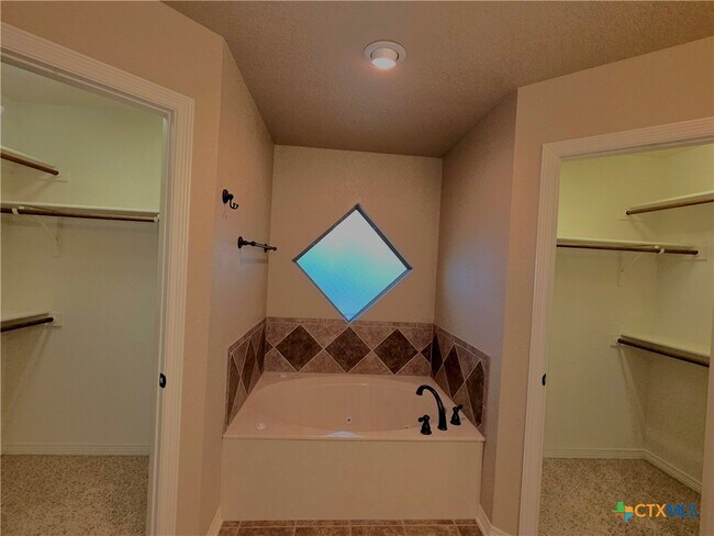 Building Photo - 5020 Sean Patrick Glen