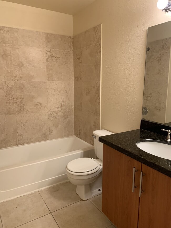 Building Photo - 3370 Pinewalk Dr N