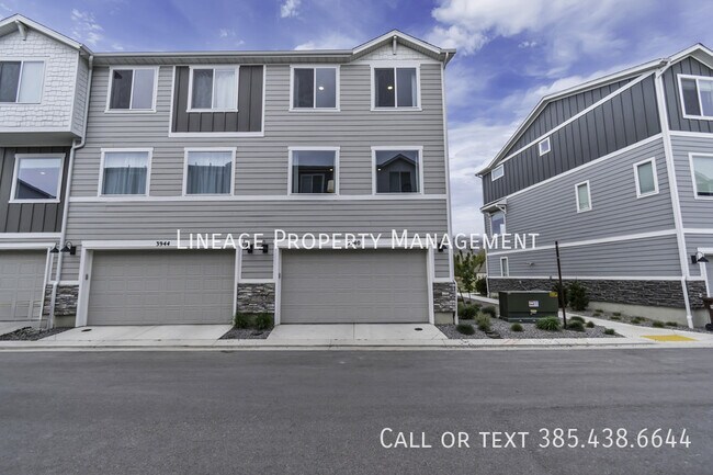 Building Photo - 3940 N Cougar Ln