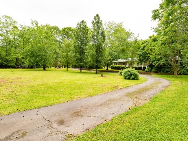 Building Photo - Wonderful Updated Ranch in West Cobb