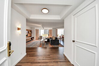 Building Photo - 1300 Lamar St