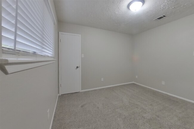Building Photo - 7331 Millbrae Ln