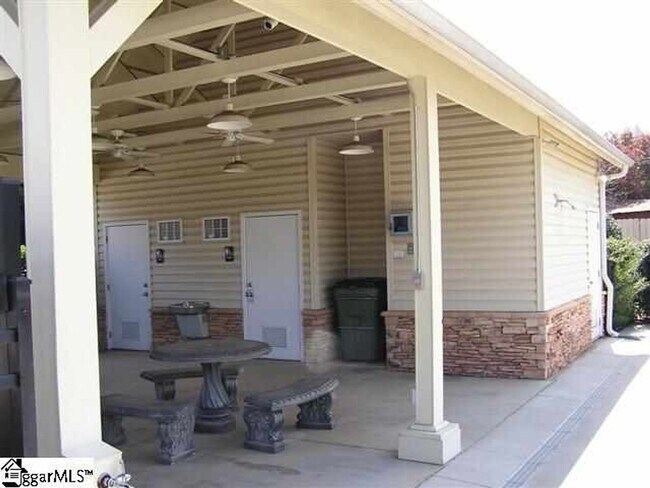 Building Photo - 3BR/2.5BA Townhome in Cobblestone Cove, Move In Ready - Paint and Flooring is new