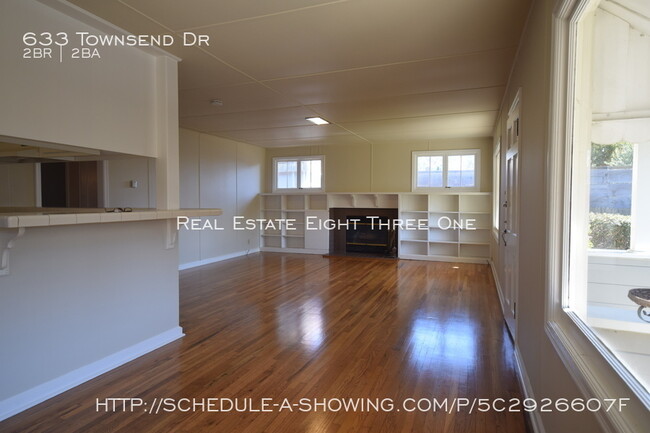 Building Photo - Aptos 2 BD/1.5 BA Close To Hidden Beach