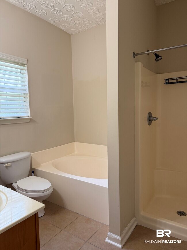 Building Photo - 1153 Sloane Cove
