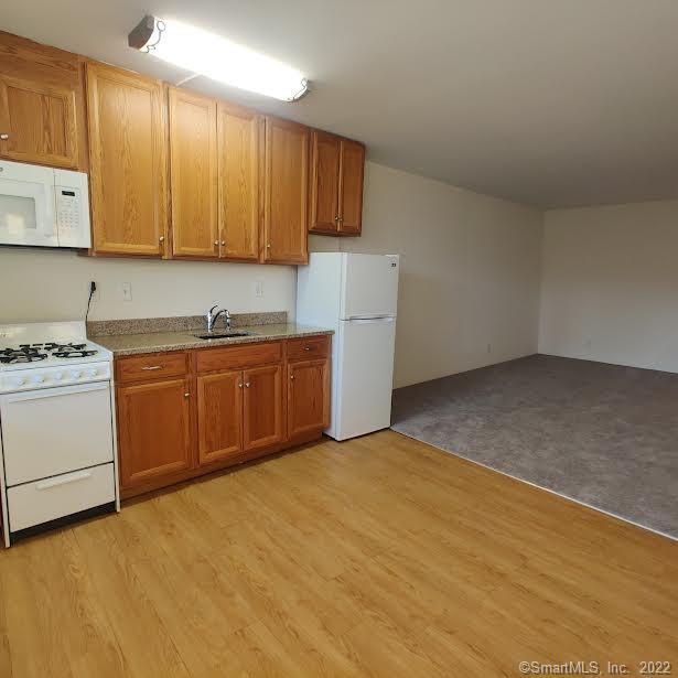 Building Photo - 444 Bedford St