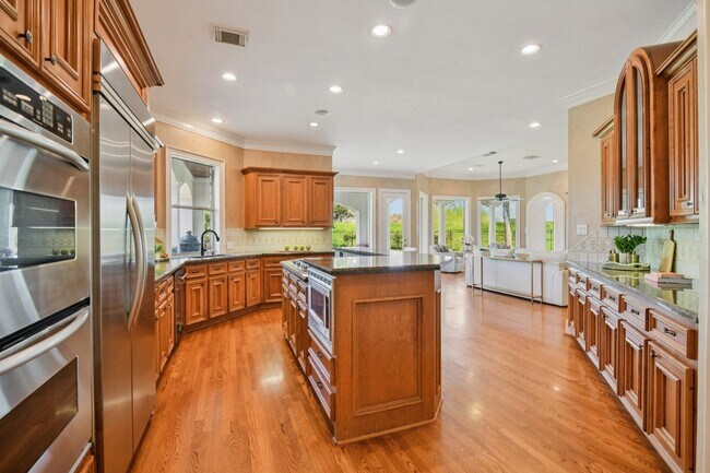 Building Photo - 2 Wilmington Ct