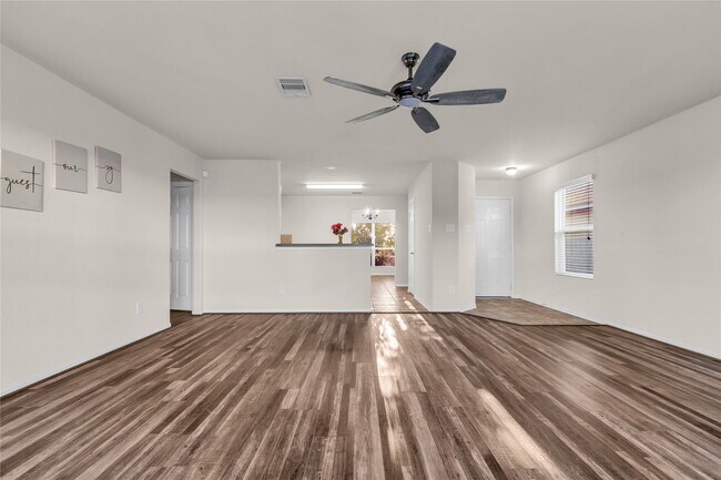 Building Photo - 3050 Thicket Path Way