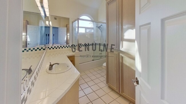 Building Photo - COMING SOON: Beautiful 3BD 3.5BA Townhome in Newport Heights