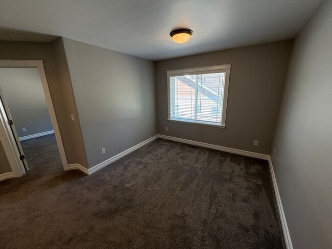Building Photo - 2504 Fir Crest Blvd