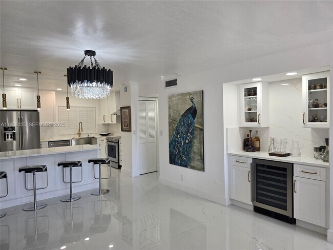 Building Photo - 6010 S Falls Cir Dr