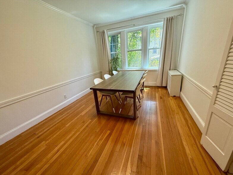 Building Photo - 313 Tappan St