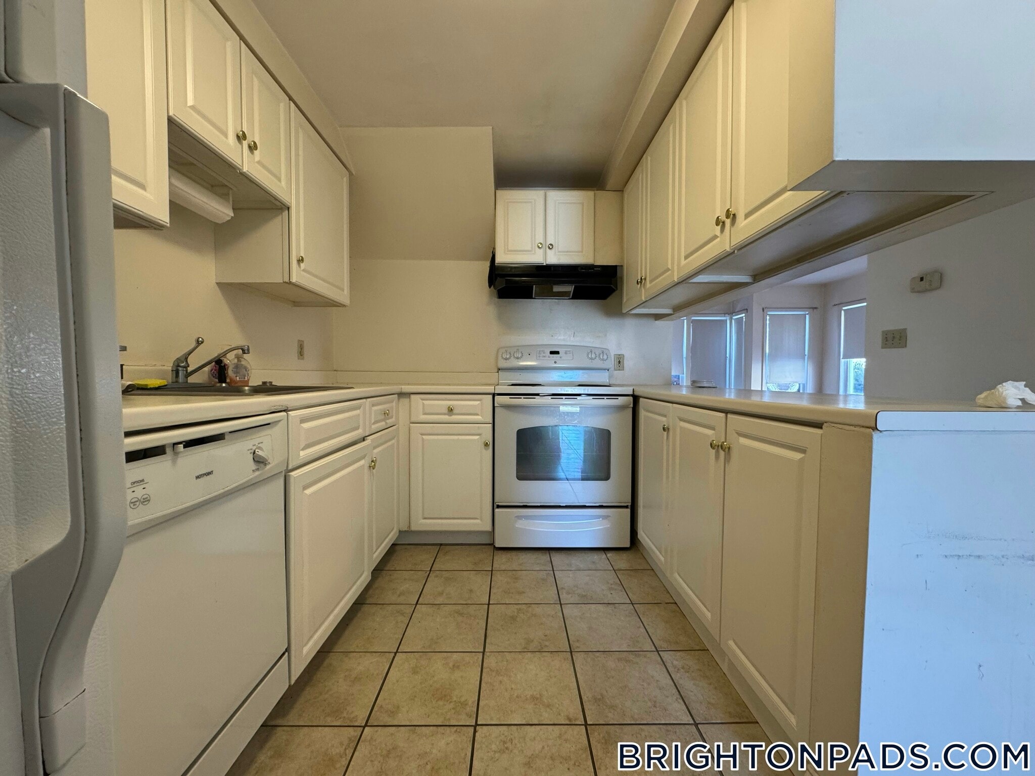 Building Photo - 8 Glencoe St