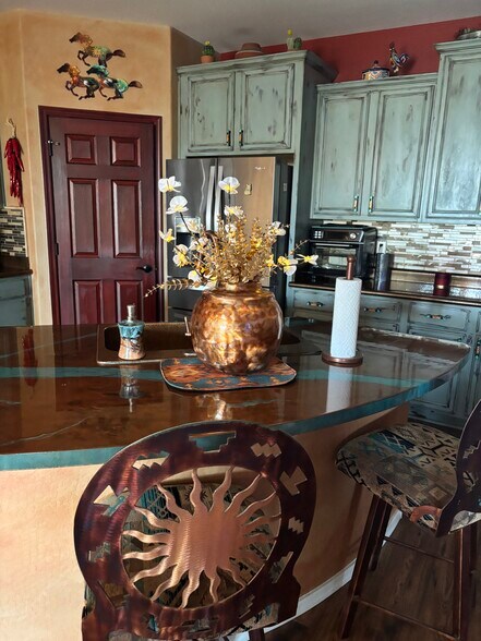 Kitchen - 4518 N Petersburg Dr