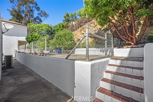 Building Photo - 2142 Ruby Pl