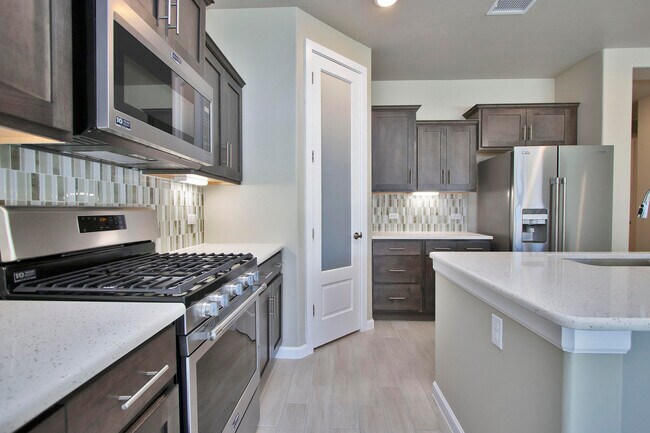 Building Photo - 729 C. Escondida