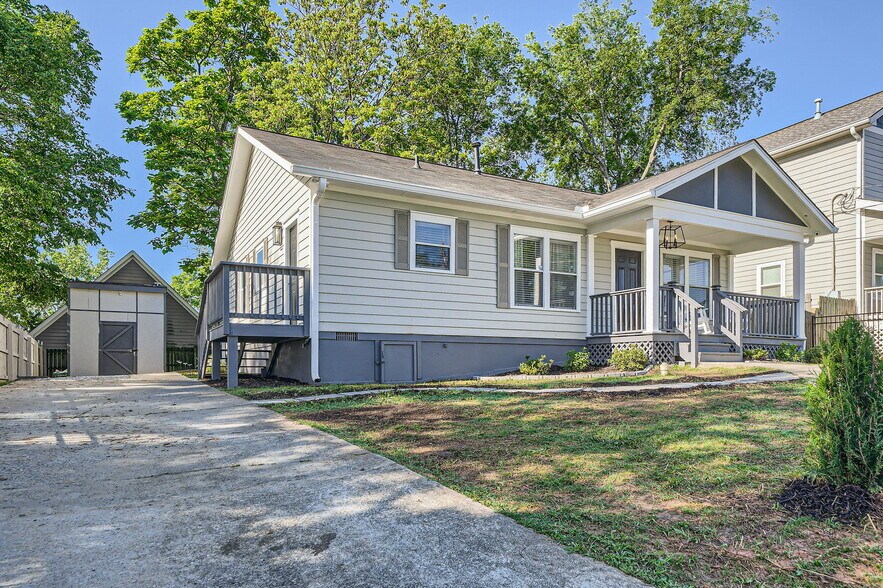 Primary Photo - 748 Pelham St NW