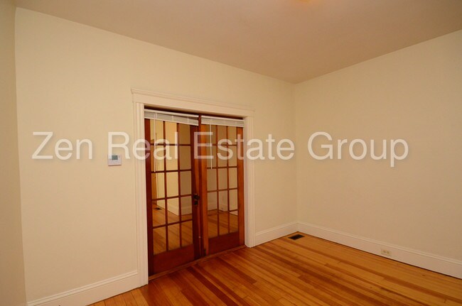 Building Photo - 232 Willow St