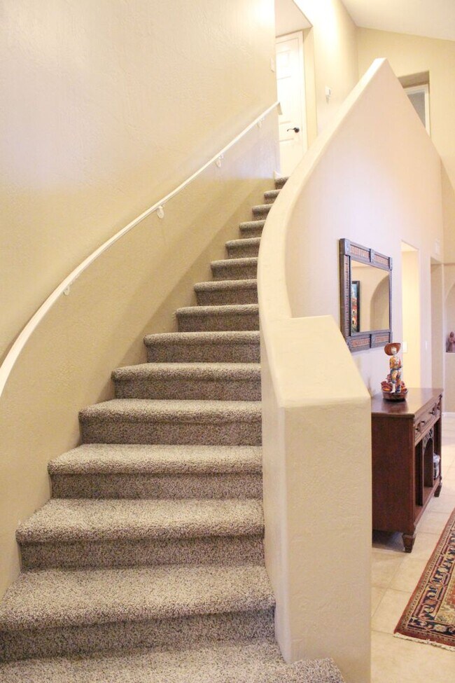 Building Photo - Mesa Gem with Pool for Rent!