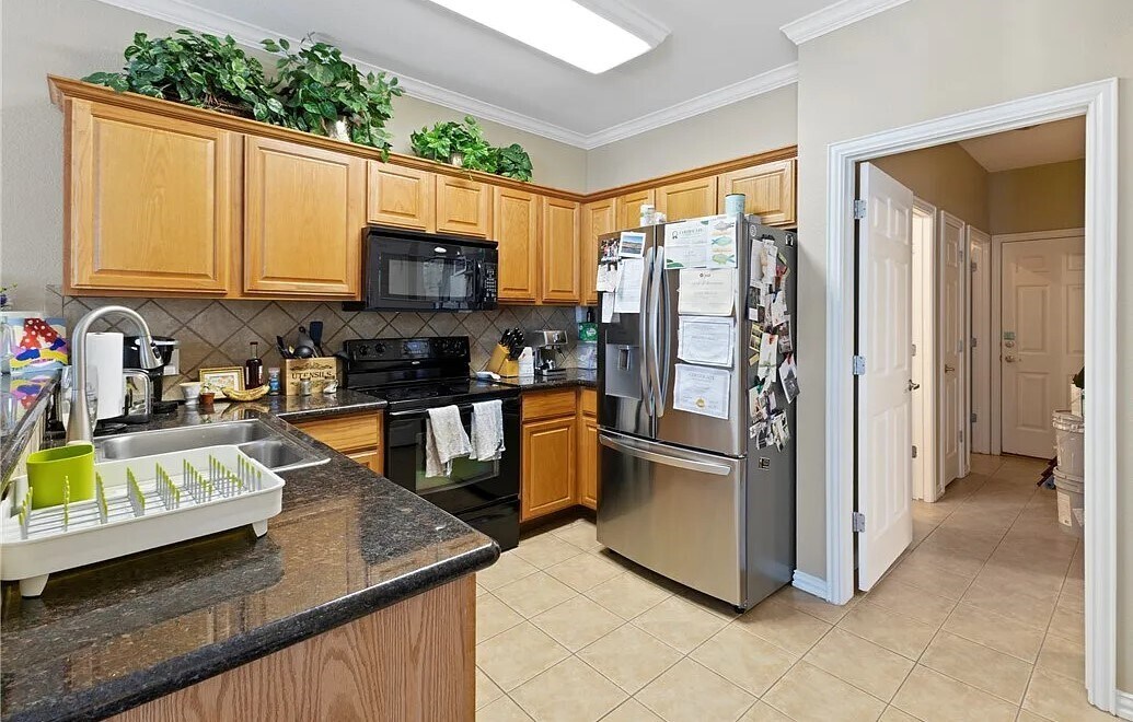 Building Photo - 1001 Krenek Tap Rd