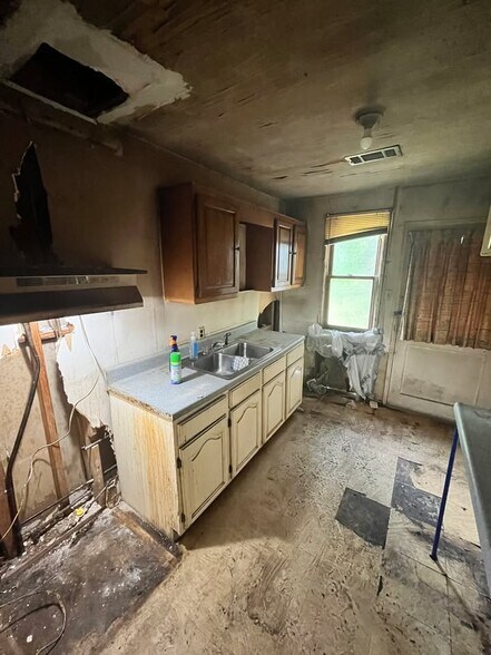 Building Photo - 3355 Lunceford St