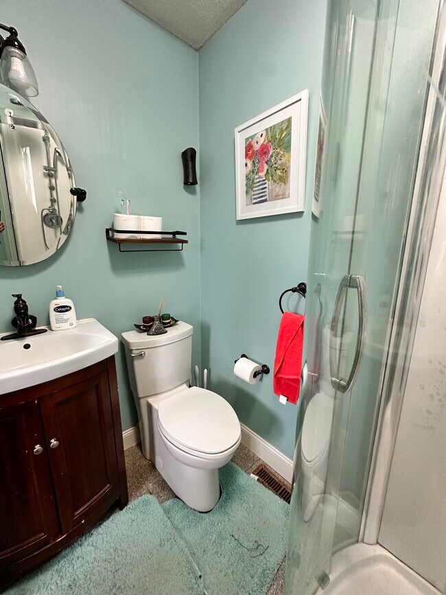 Building Photo - 1805 Mill Pond Dr