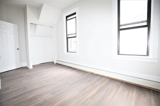 Building Photo - 644 Washington St