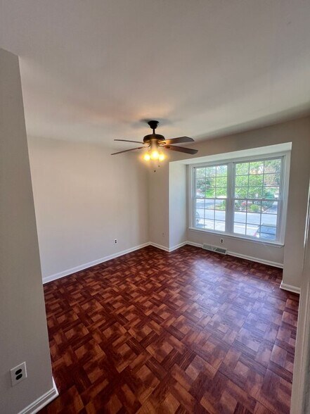 Building Photo - 516 Meadow Hall Dr