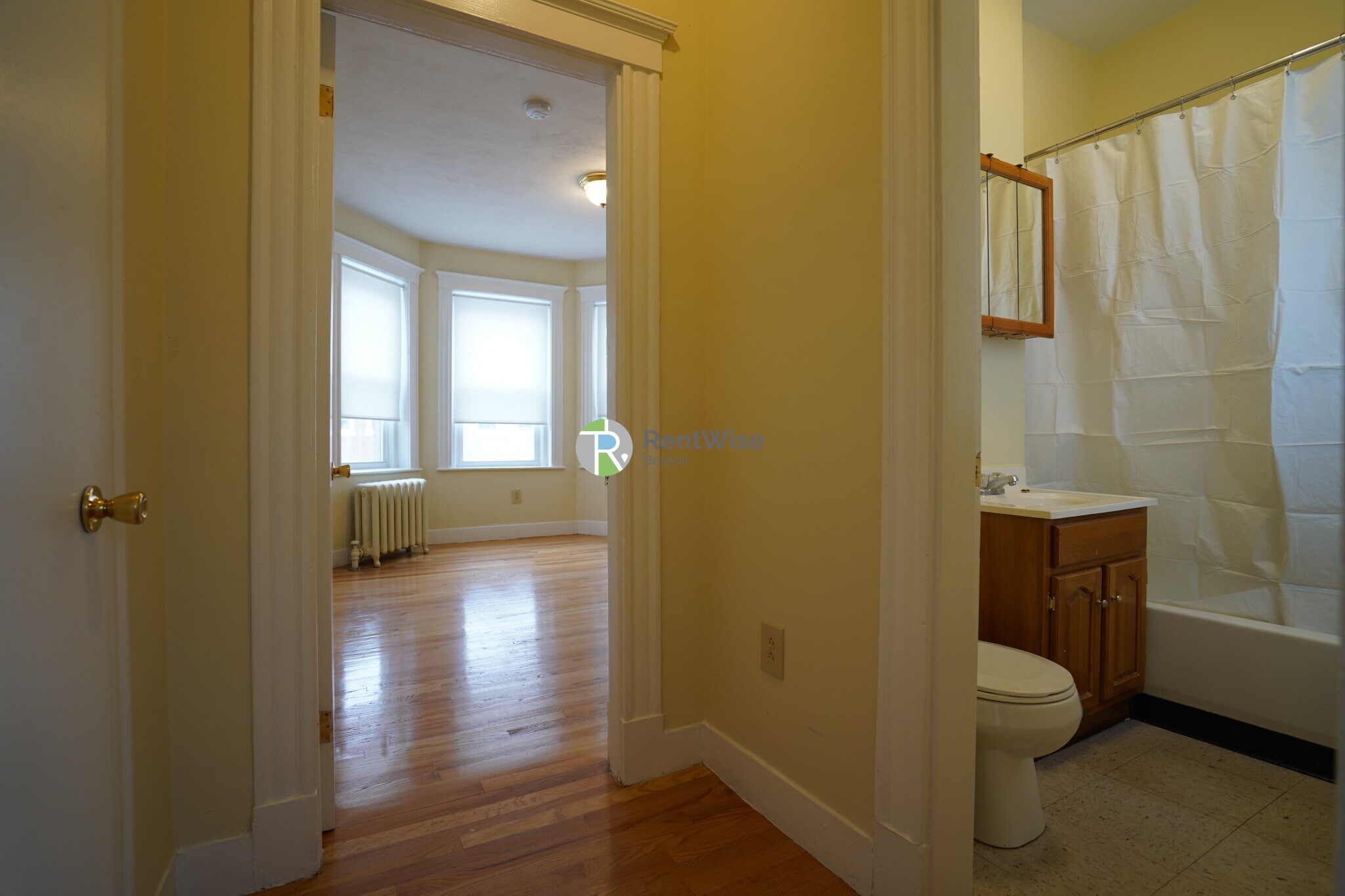 Building Photo - 236 Kelton St