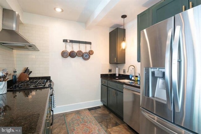 Building Photo - 229 Benezet St