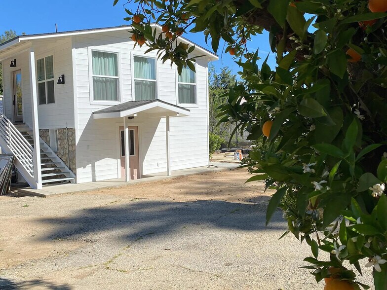 Building Photo - 732 Cedar Ave