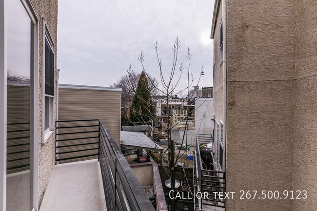 Building Photo - 1456 E Columbia Ave