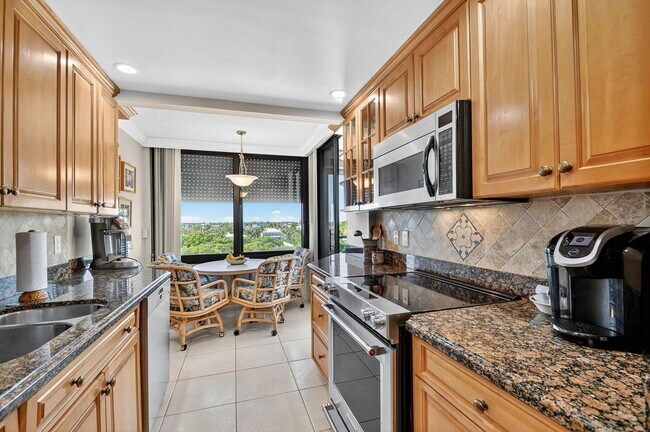 Building Photo - 3589 S Ocean Blvd